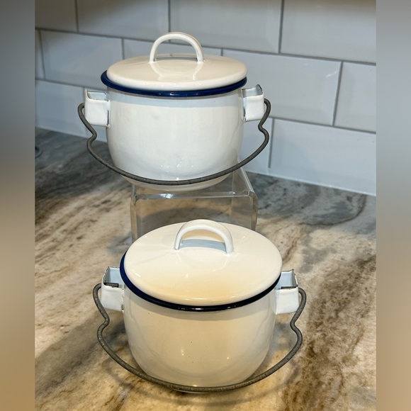 Set of 2 Pottery Barn White Enamel Lidded Bowls Pots Campfire Soup Pail Vintage - Picture 1 of 9